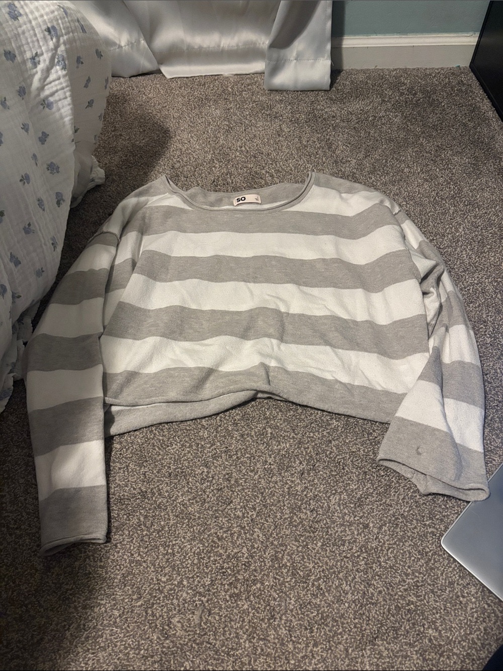 Striped Gray & White Crop Sweatshirt